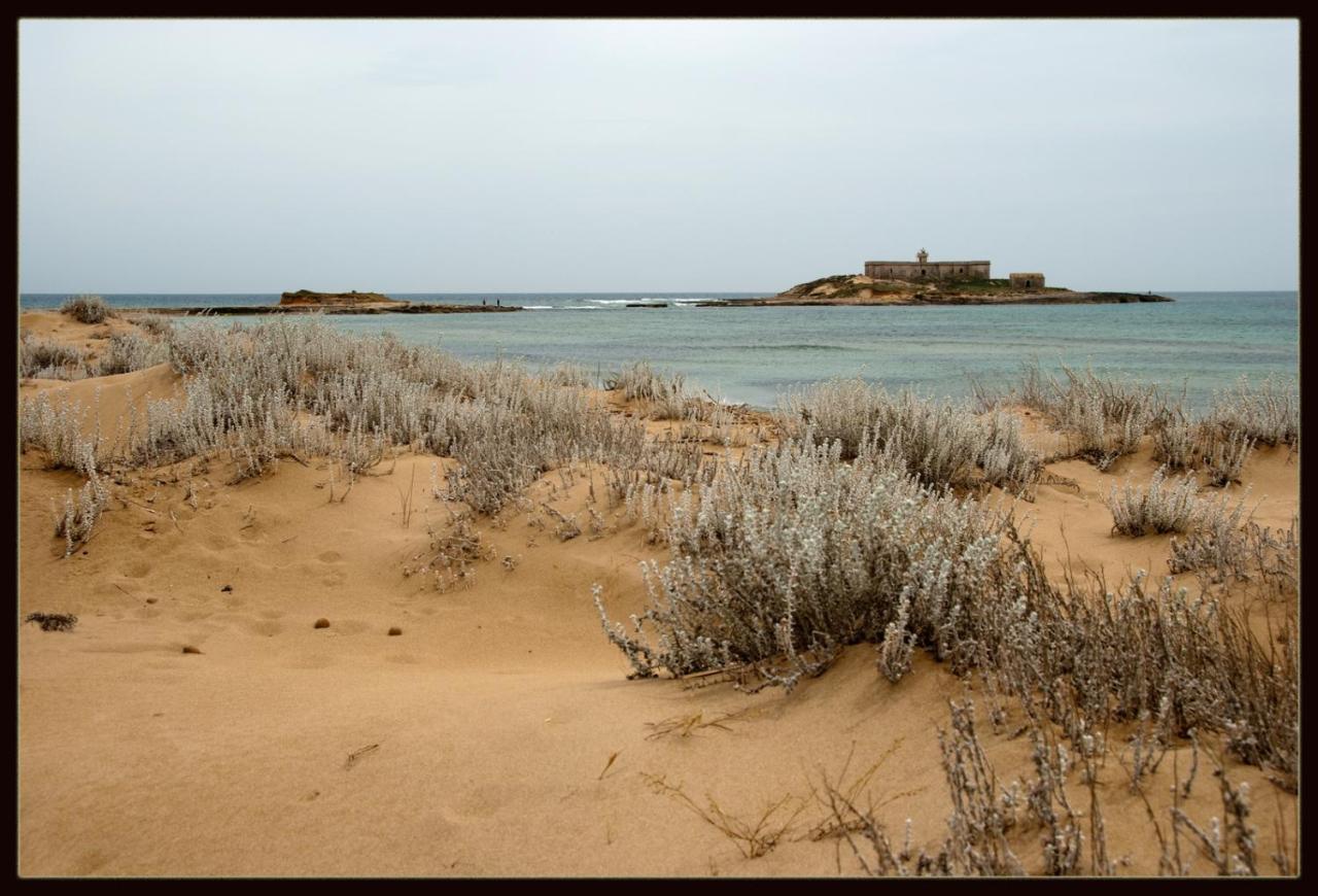 Anna'S House Near The Sandy Beach And With Wifi Avola Bagian luar foto
